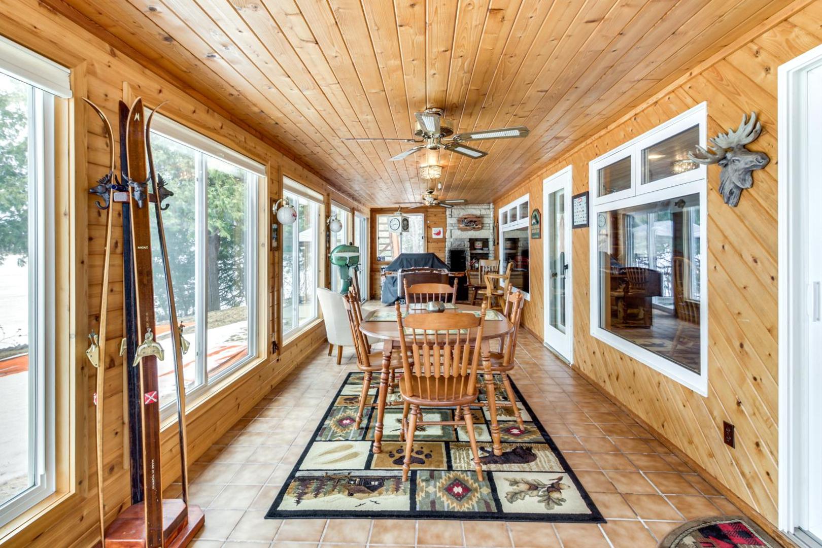 Foto 4: Dock, Deck and Fire Pit Lakefront Home in Walker!