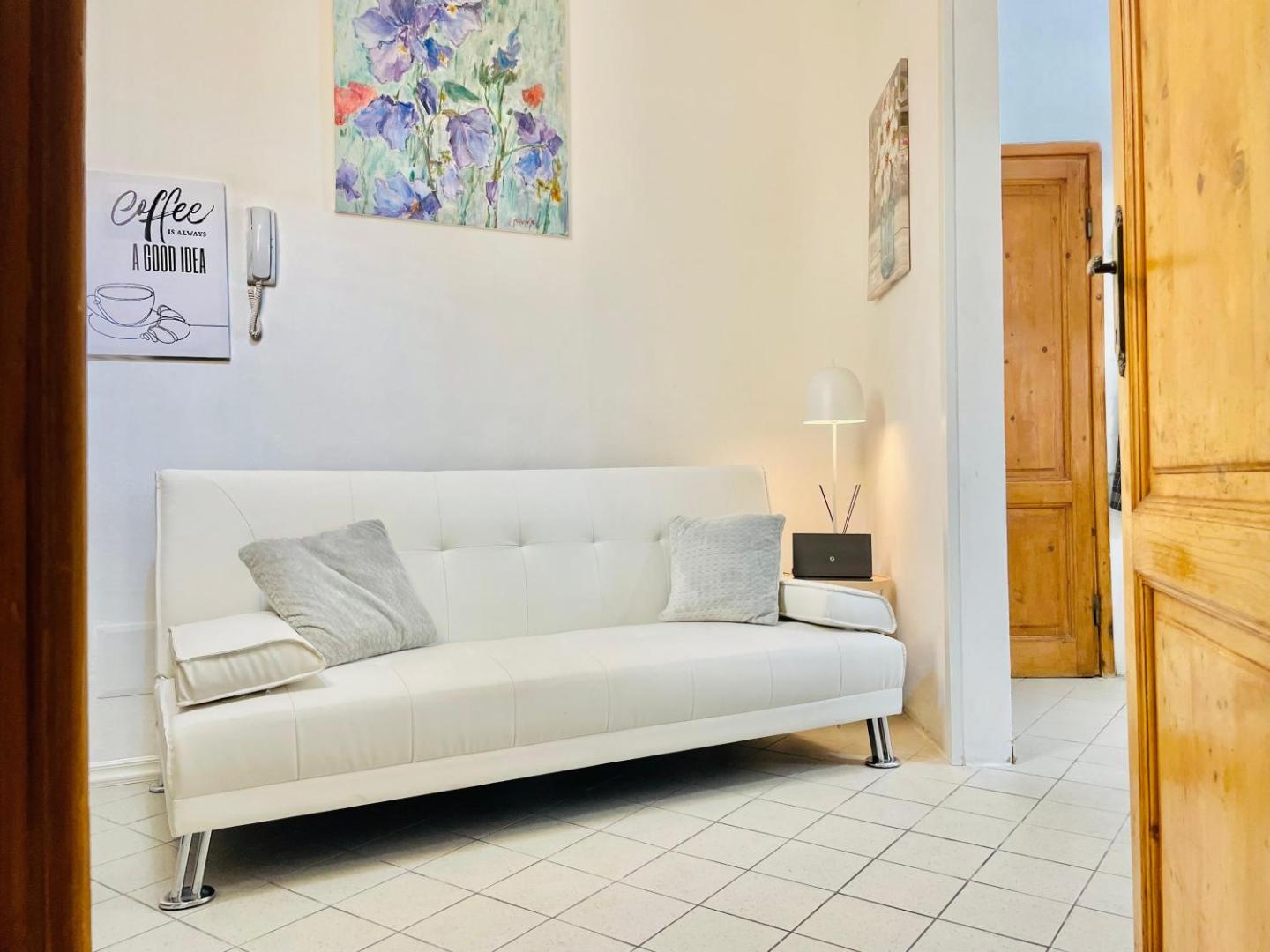 Foto 3: Tiny Apartment 8