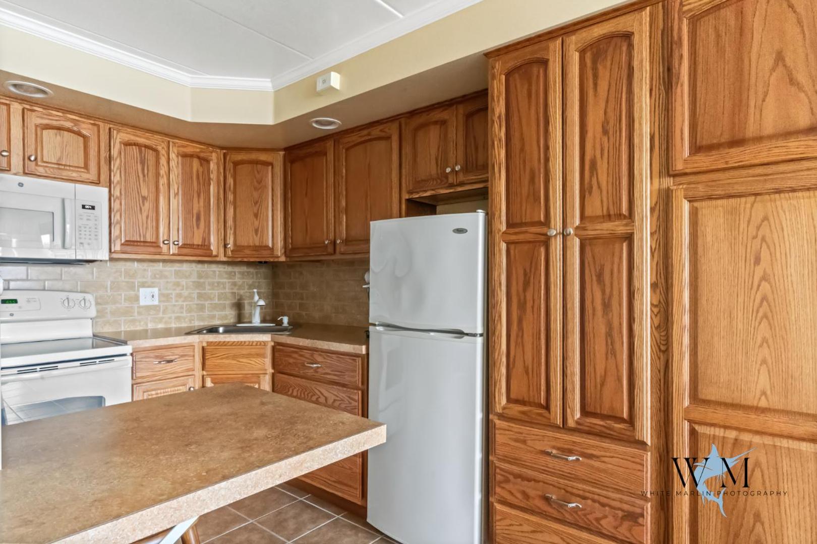 Zdjęcie 5: Studio with modern kitchen, one block to beach, boardwalk, and has a pool!