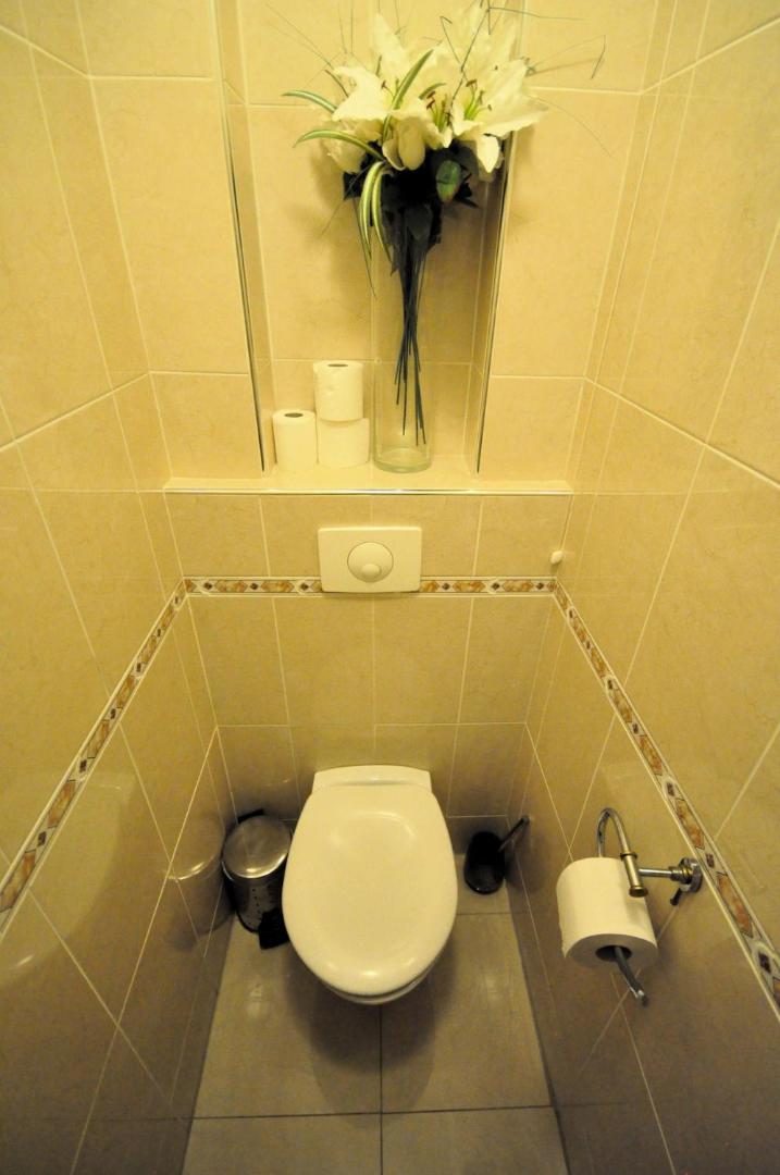 Foto 10: Spacious, Bright Apartment with Private Parking
