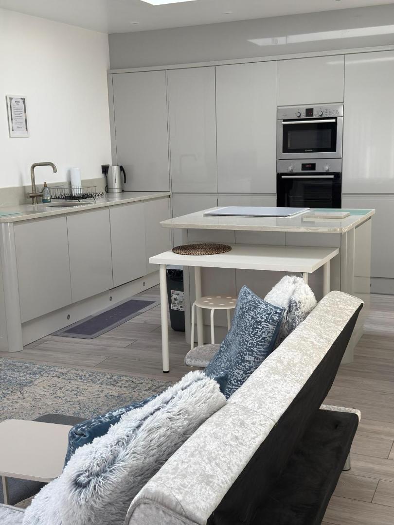 Foto 2: Devonshire - 1 Bedroom Apartment with Full Amenities