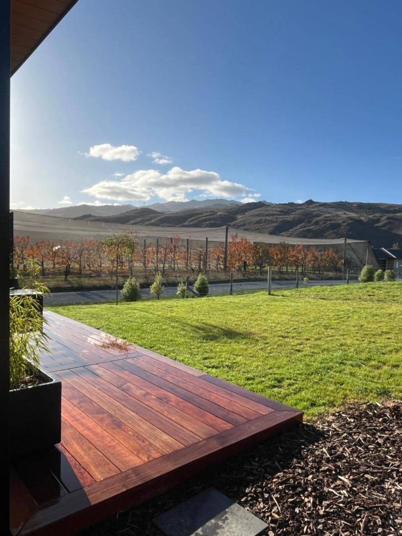 Zdjęcie 10: Tiny home with mountain and orchard views
