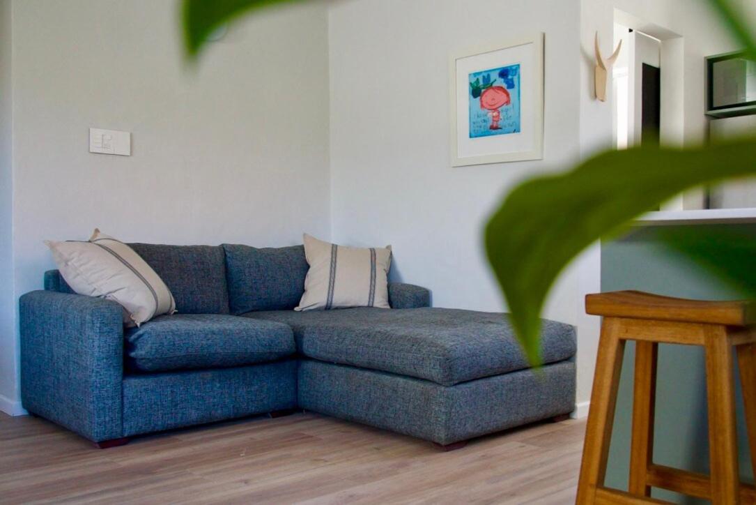 Foto 5: Bright, Modern Studio Apartment