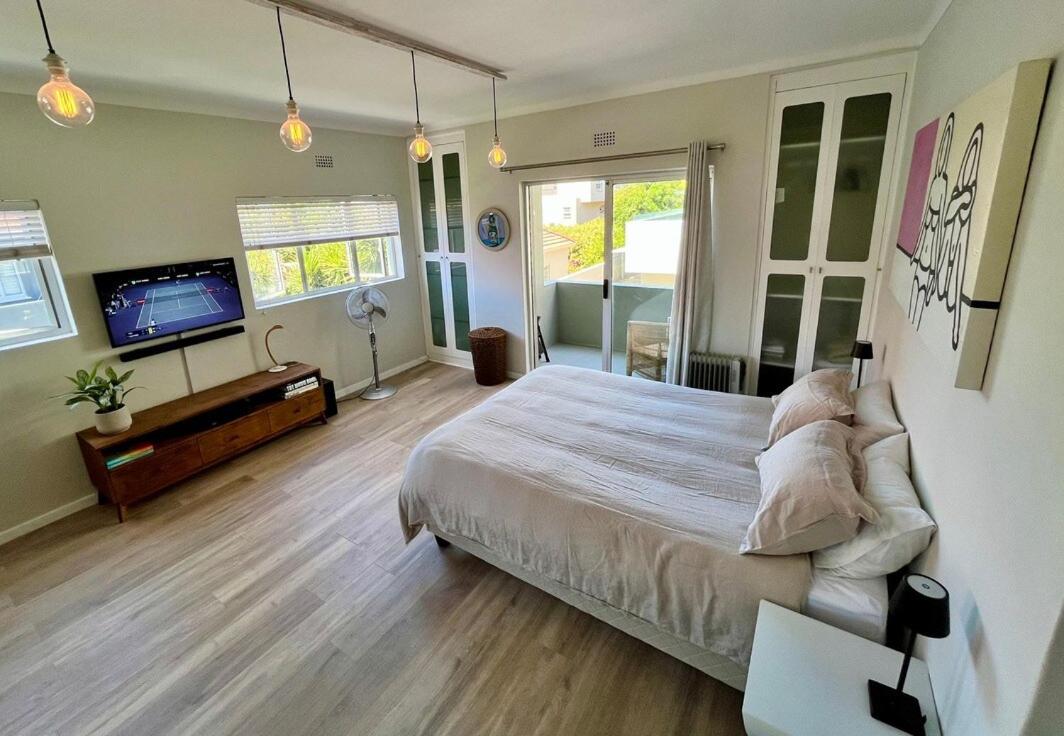 Foto 10: Bright, Modern Studio Apartment
