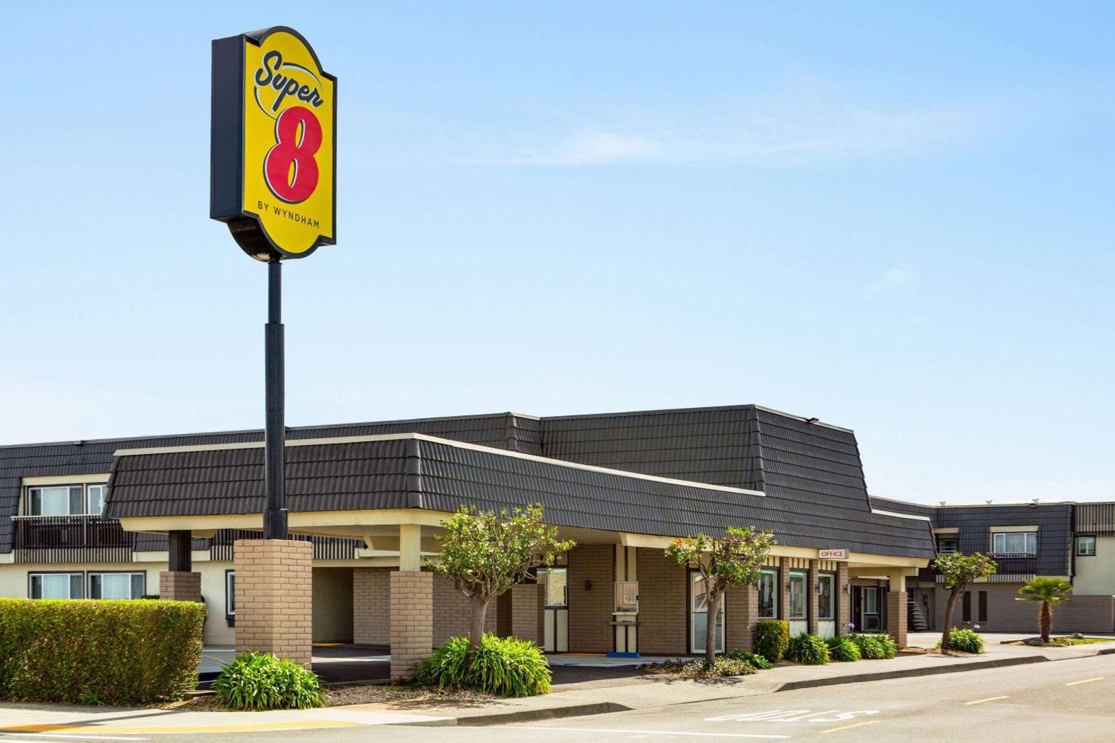 Foto 9: Super 8 by Wyndham Eureka