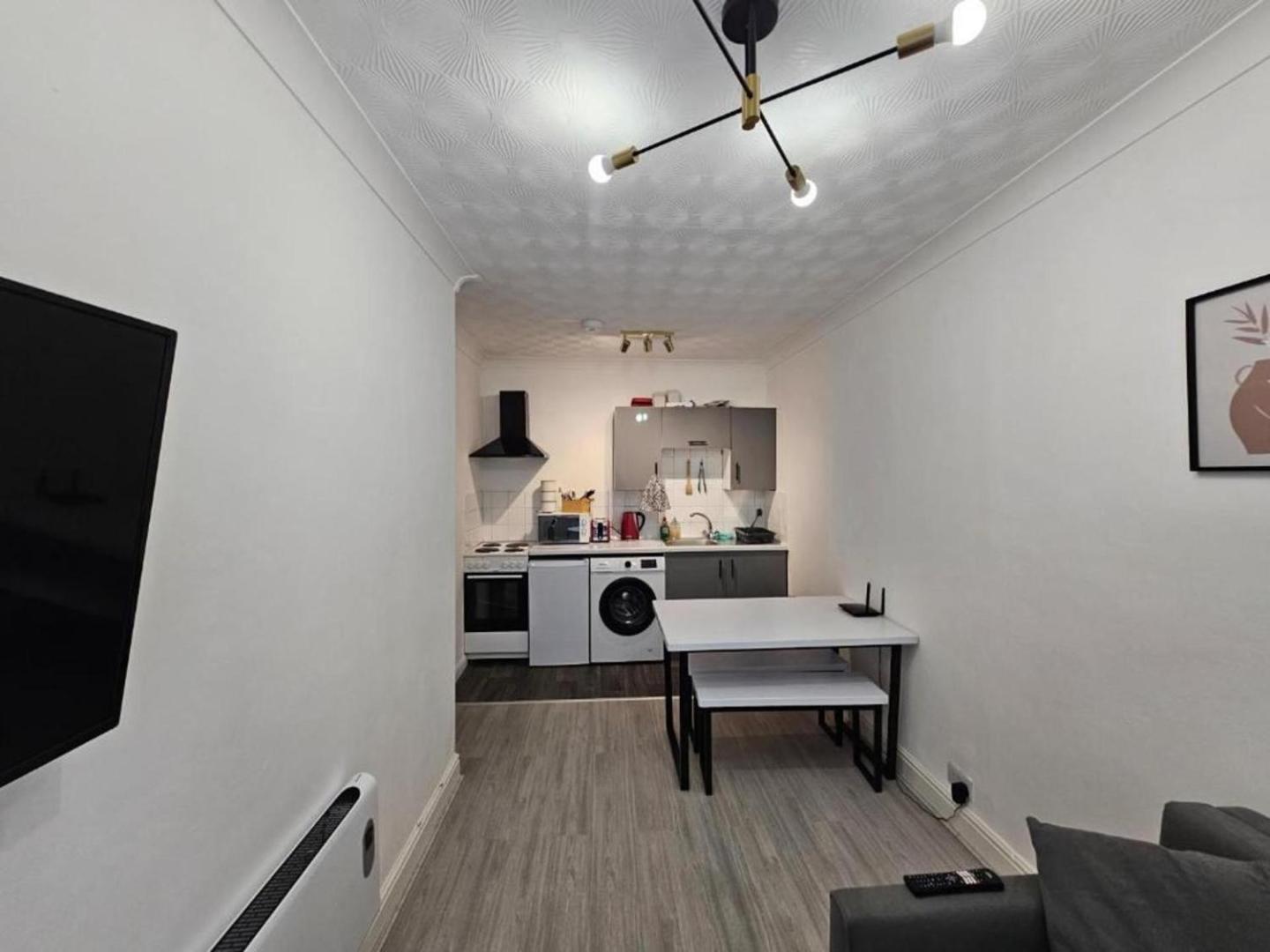 Photo 6 : Bridgend Bliss 1 Bed Apartment