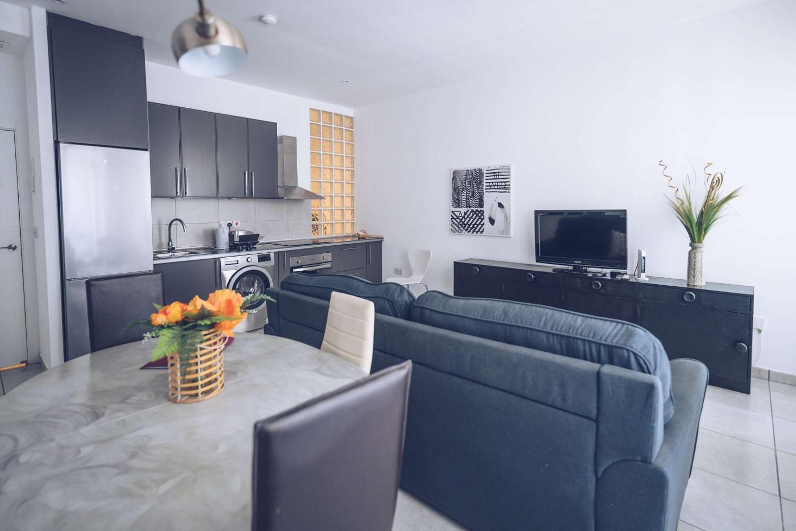 Фотография 2: 2BR in the Zoko contemporary and convenient