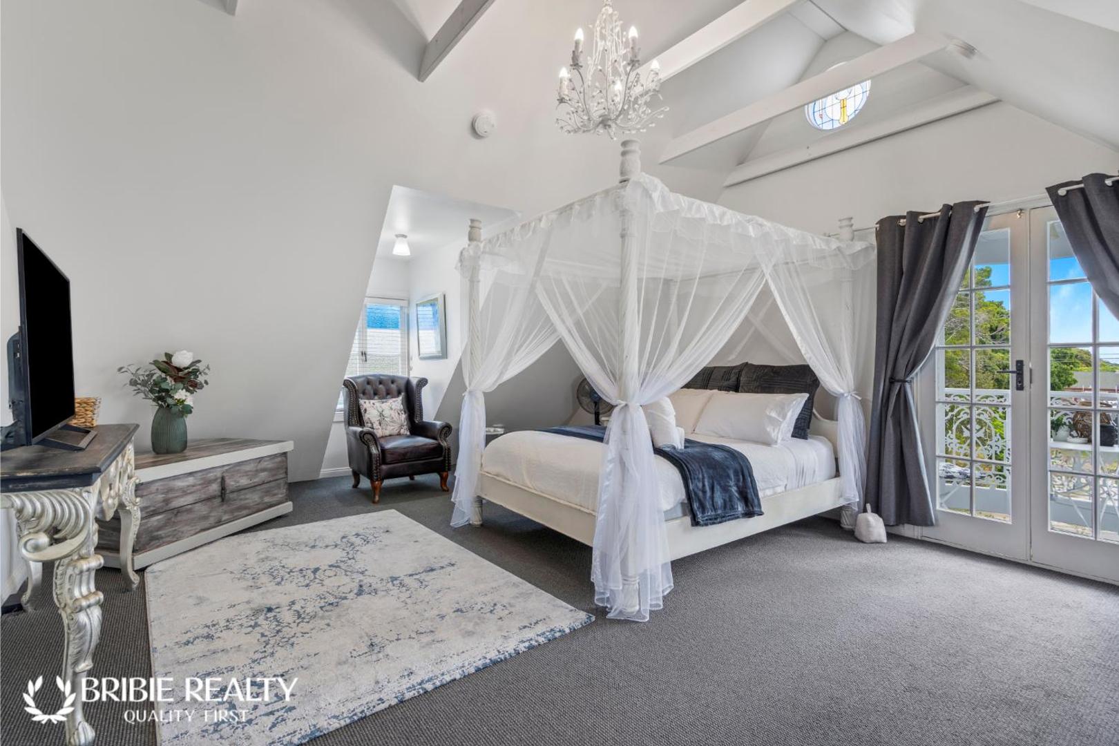Foto 2: Bella Abode on Bribie - Loft with Pool