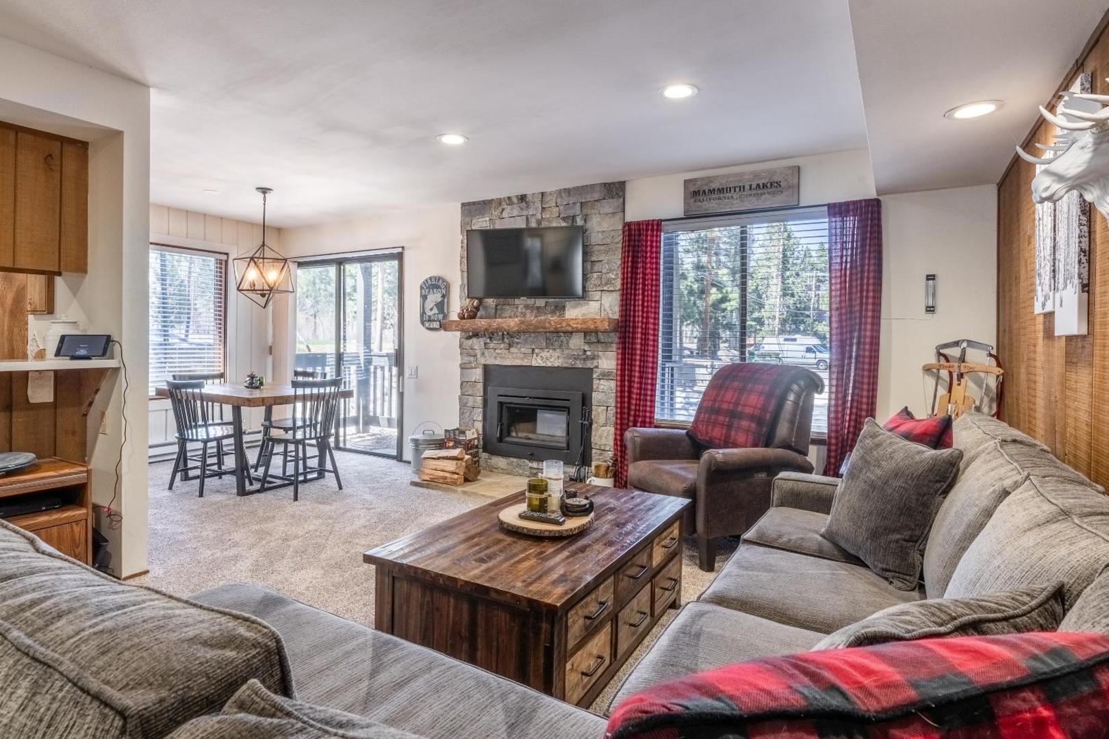 Foto 5: Ground Level, Sunshine Village #171- 2 bed/2 bath, Sleeps 6. Steps from Free Town Shuttle
