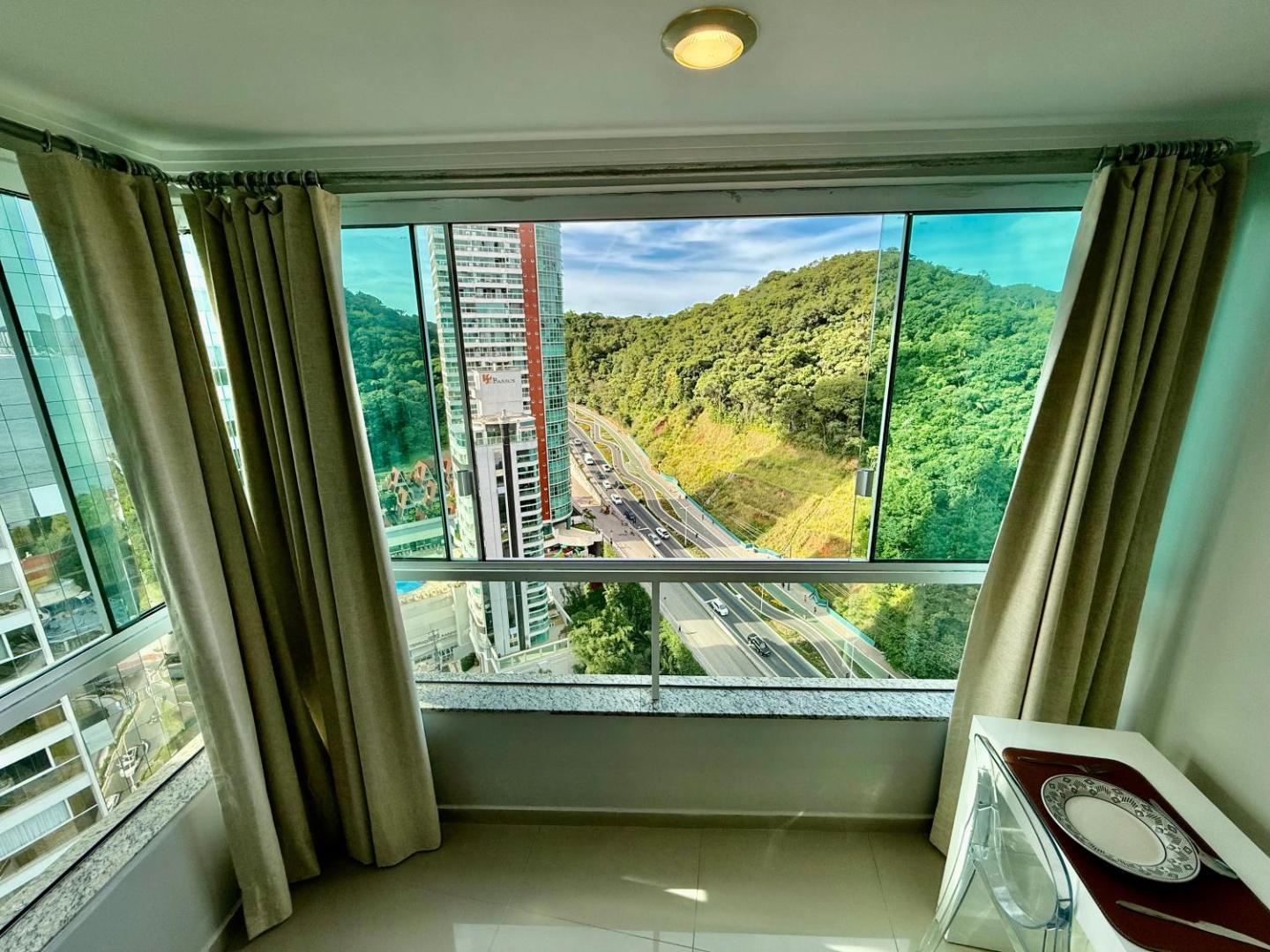 Φωτογραφία 7: Flat - Frente Mar, Roda Gigante e Estrada da Rainha