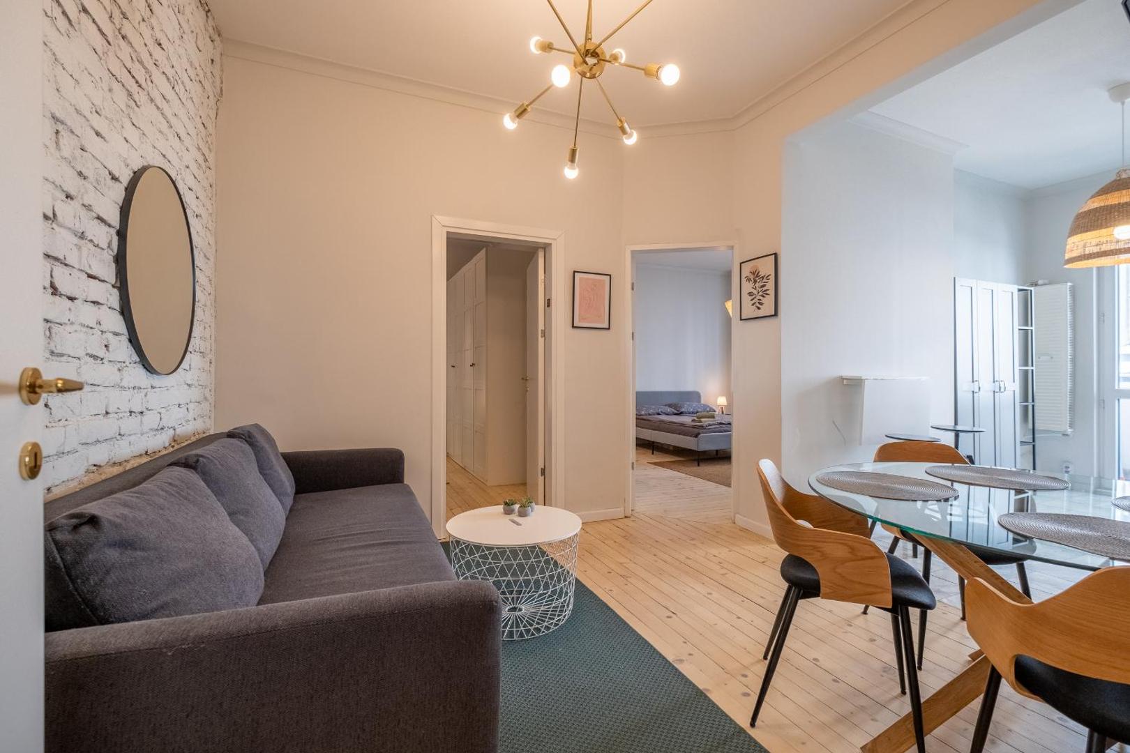 Foto 10: Spacious 2BD Flat - Central Location & 2 Balconies by Flat Mаnager