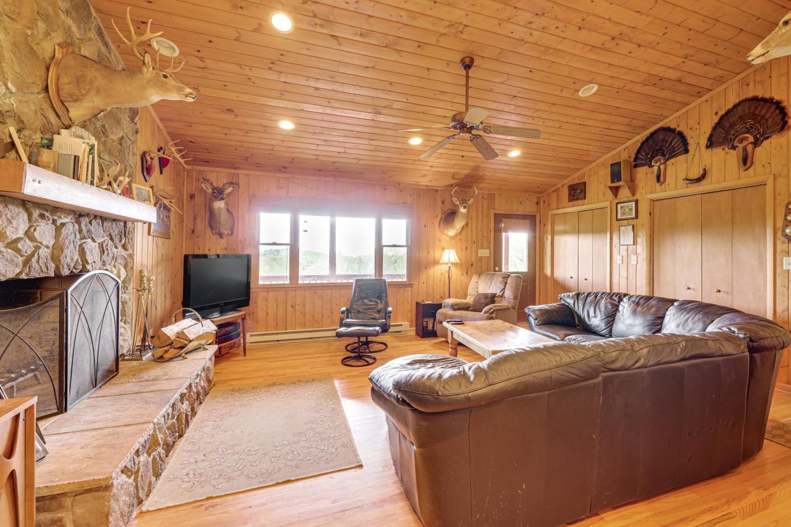Billede 4: Fish, Hike, Hunt Secluded Cabin in Doe Hill!