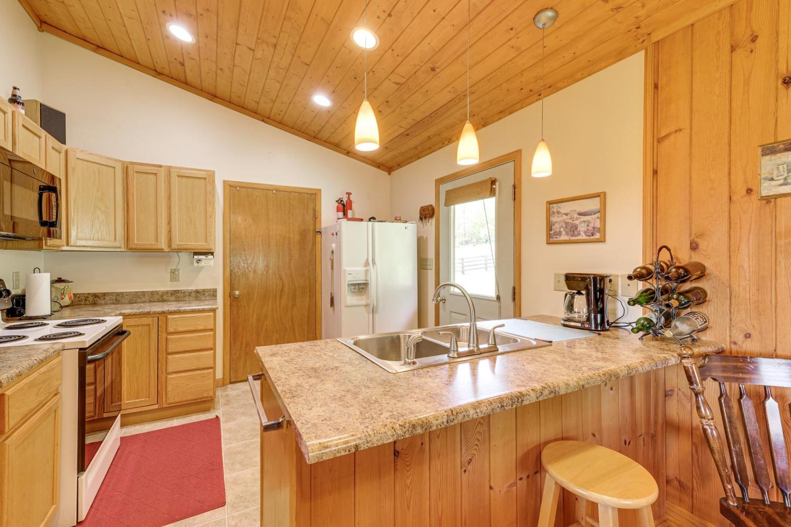 Billede 8: Fish, Hike, Hunt Secluded Cabin in Doe Hill!