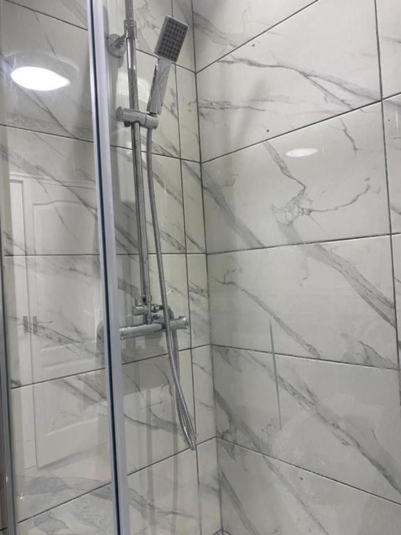 Zdjęcie 6: 2 Bed Flat - Sleeps 7 - Parking - Wifi