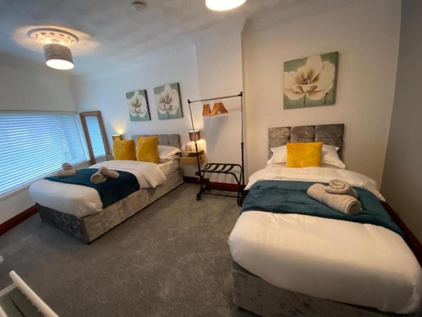Zdjęcie 10: 2 Bed Flat - Sleeps 7 - Parking - Wifi