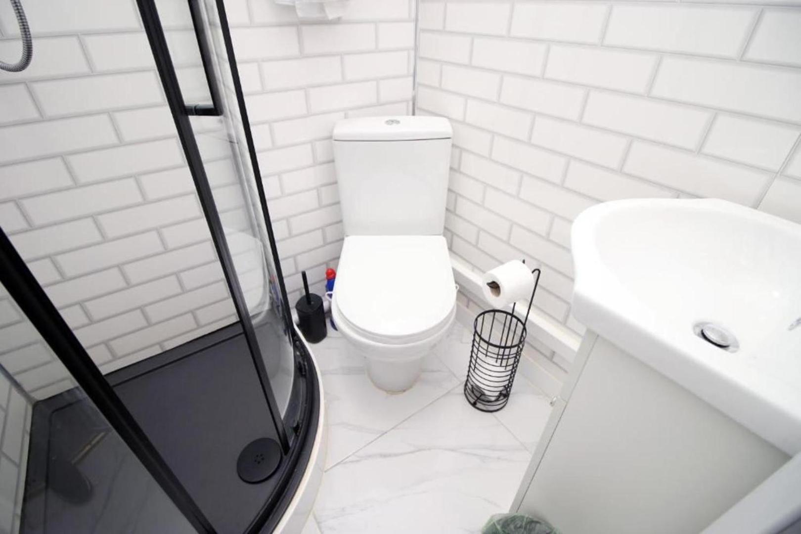 Kuva 5: 2 Bed Flat - Sleeps 6 - Parking - Wifi