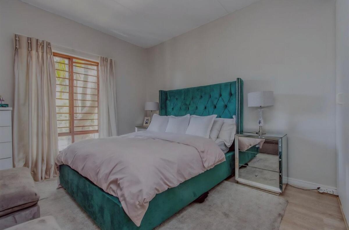 Foto 10: 2bed in sandton city