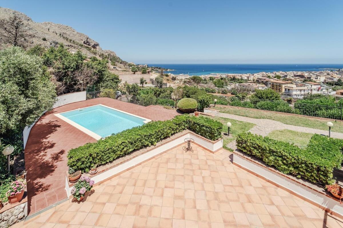 Fotografie 8: Pool & Panoramic Villa - 9 mins city center