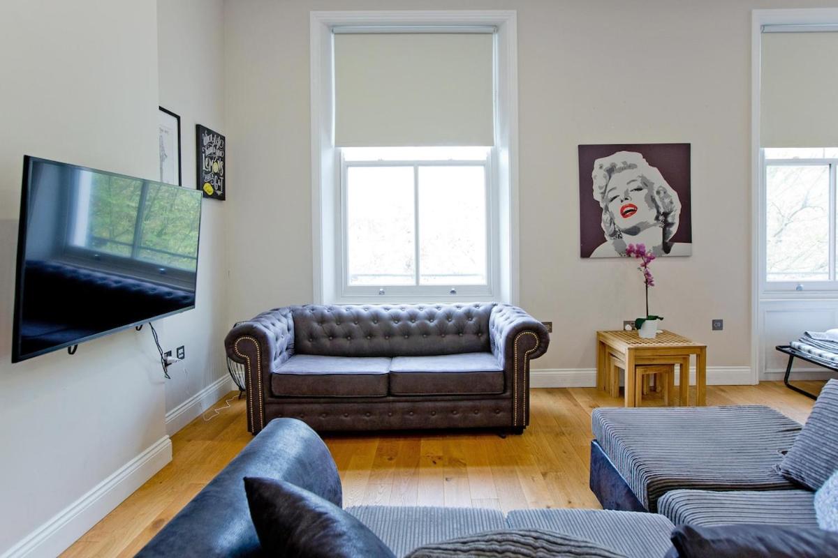 Фотография 9: Chic & Trendy 1BR Flat in Prime Location