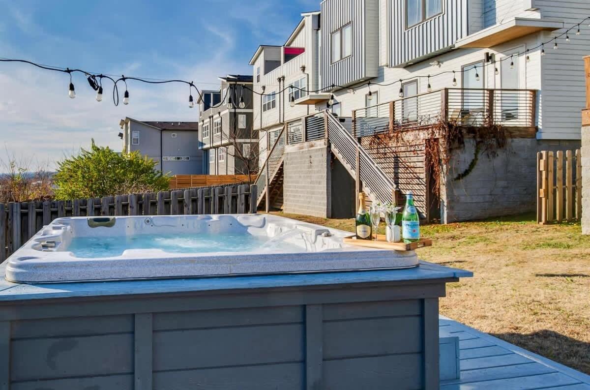 Foto 4: Side by Side Era Houses - Hot tubs - Rooftop views