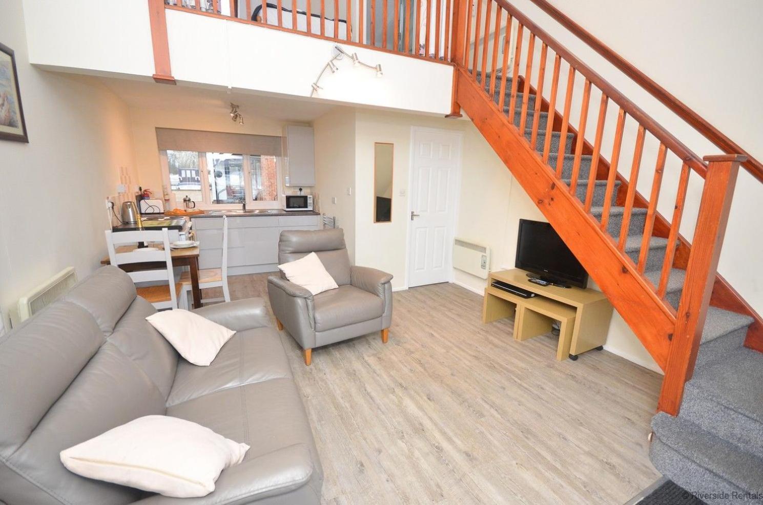 Zdjęcie 3: Cavell - sleeps 2 people right in the heart of Wroxham on the Norfolk Broads