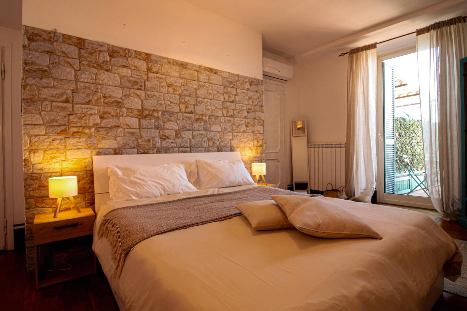 Foto 2: Domus Angularia