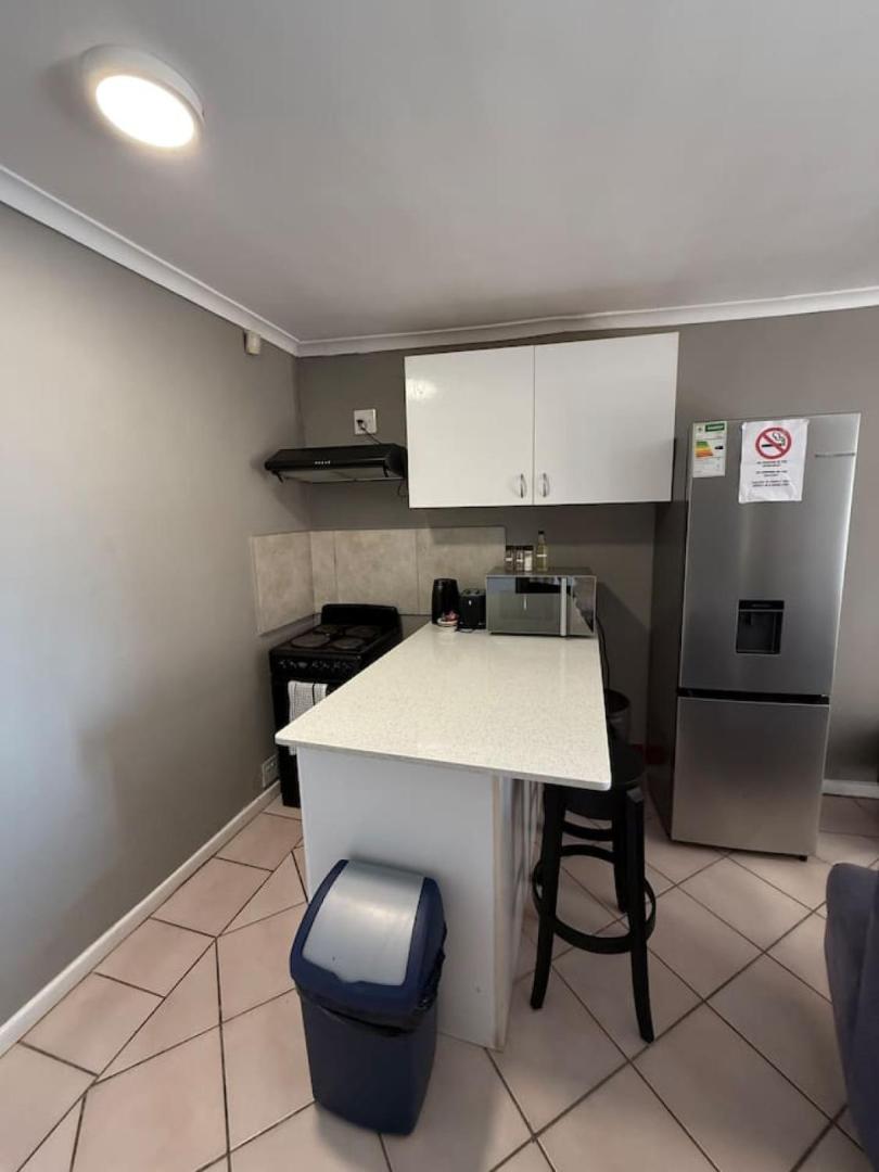 Photo 2 : 17D - Stylish Spacious Studio Scenic Balcony Views