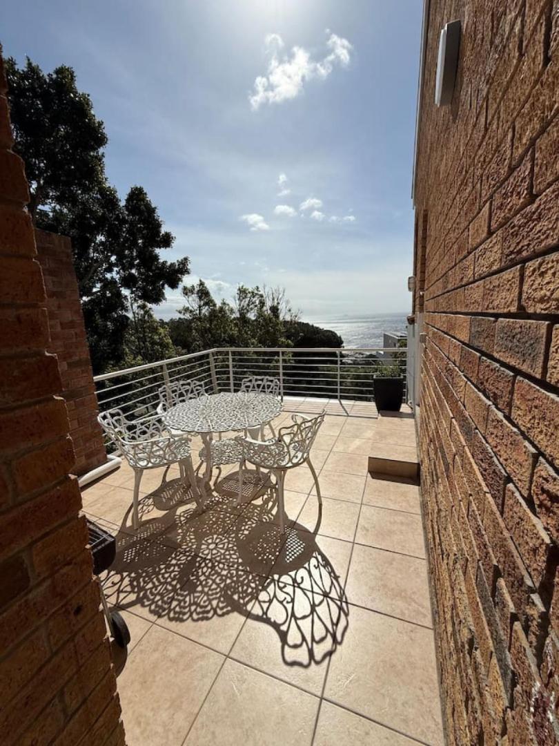 Photo 9 : 17D - Stylish Spacious Studio Scenic Balcony Views