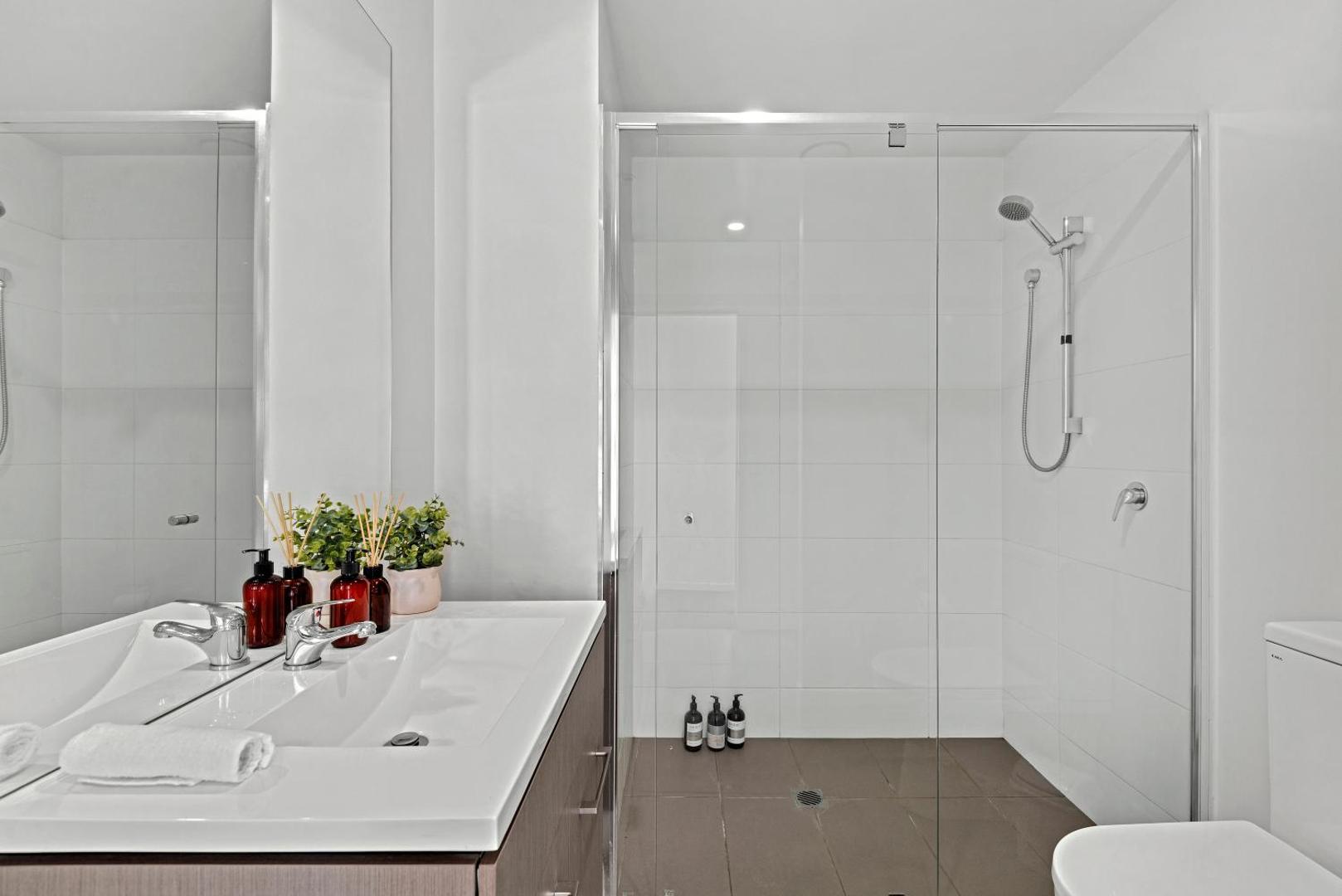 Foto 9: Spacious Apt with Stunning City Views and Car Park!