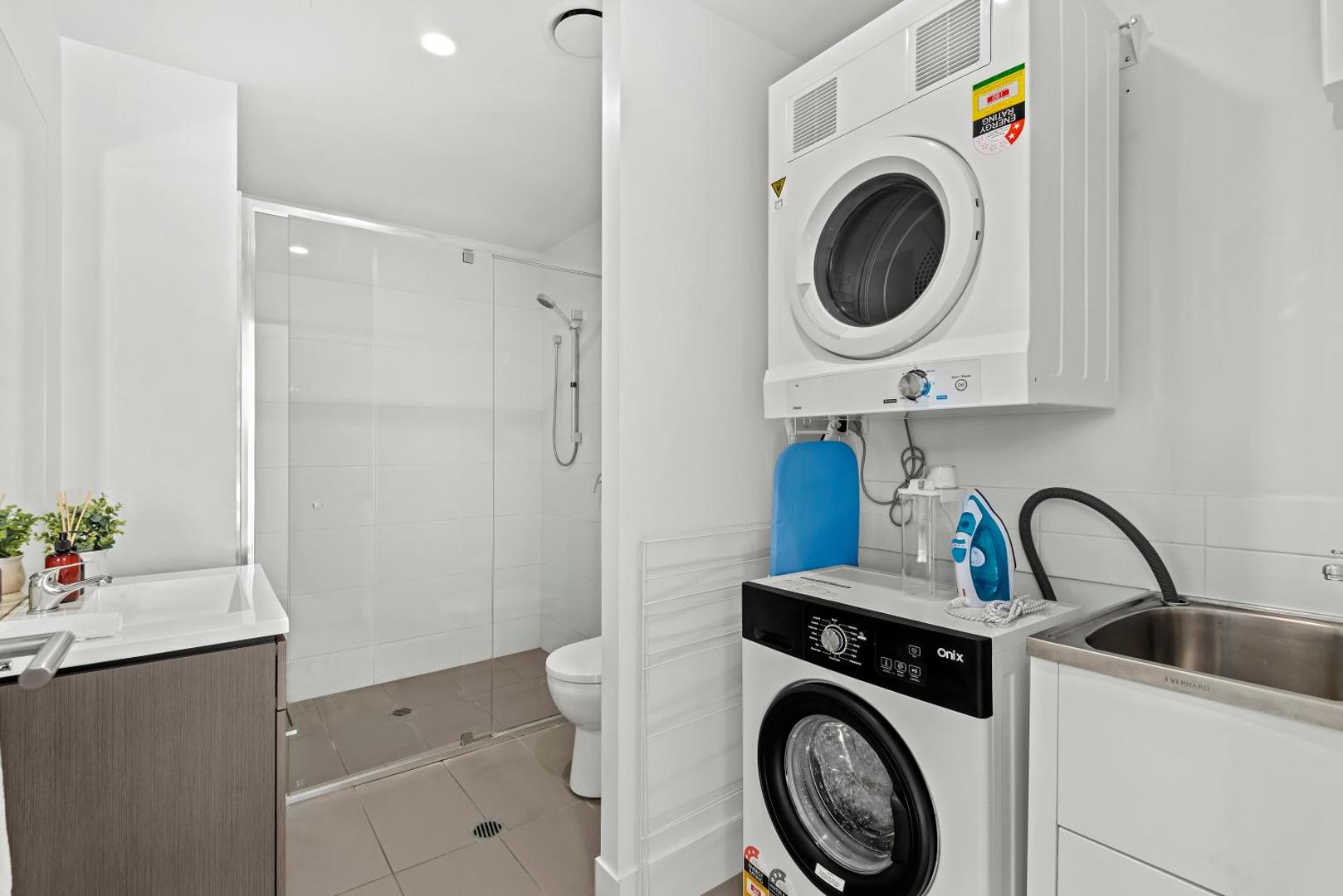 Foto 10: Spacious Apt with Stunning City Views and Car Park!