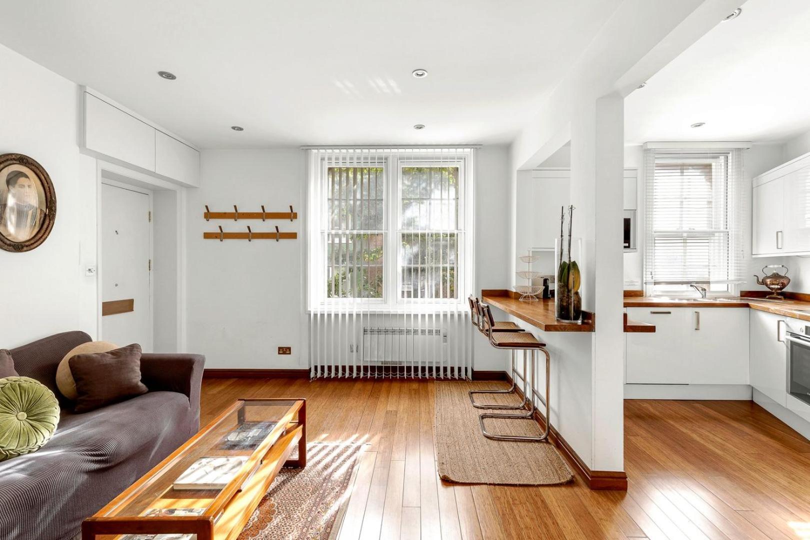 Kuva 7: Chic & Central One Bed Flat