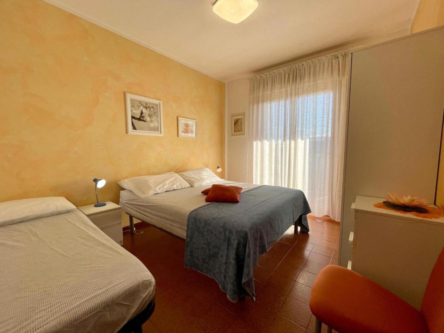Bild 3: Flat with partial sea view