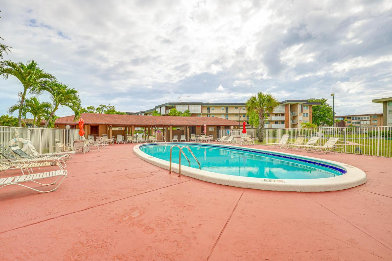 Fotografie 4: Pool Access, 9 Mi to Pompano Beach Breezy Condo!