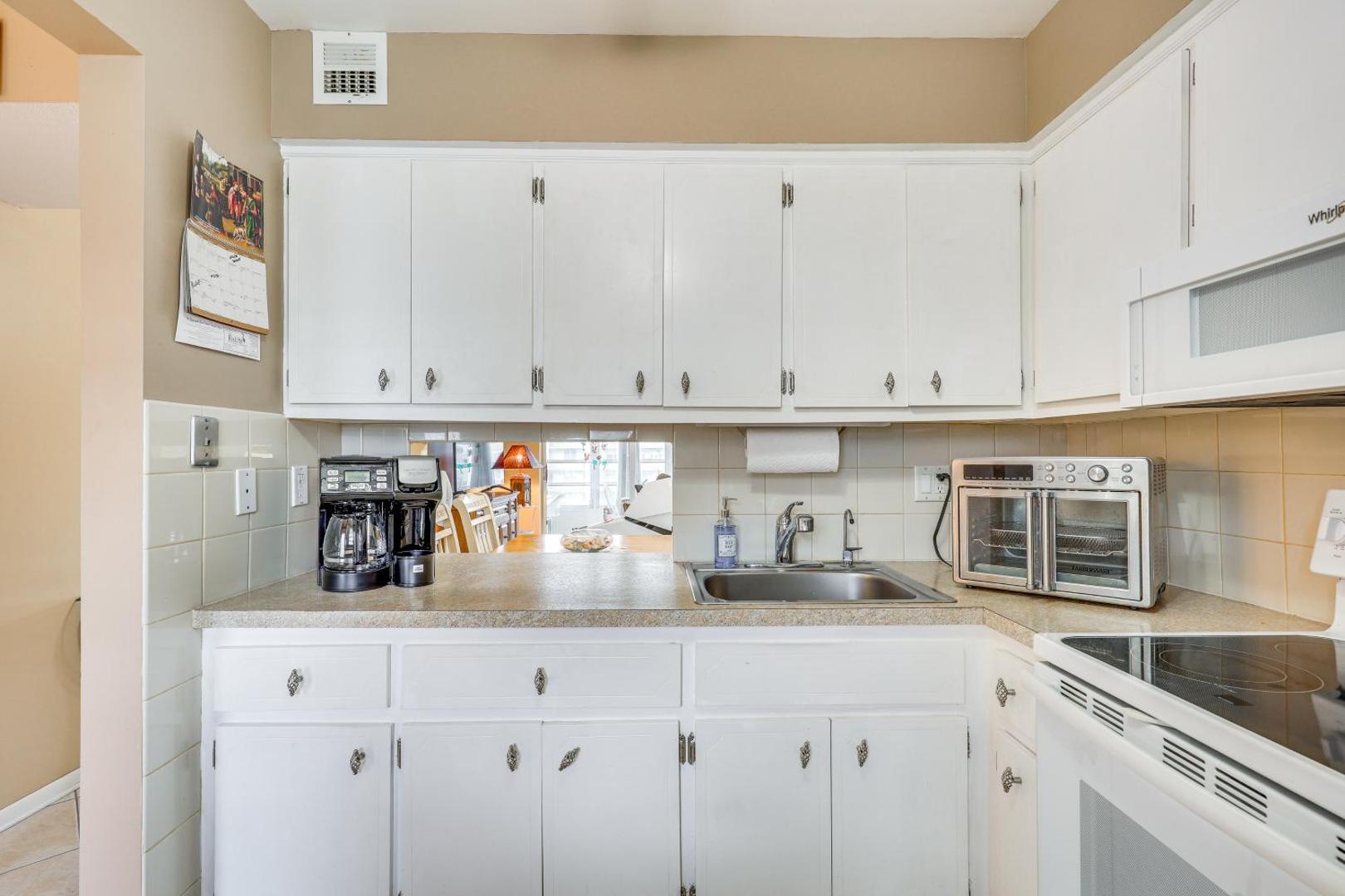 Fotografie 9: Pool Access, 9 Mi to Pompano Beach Breezy Condo!