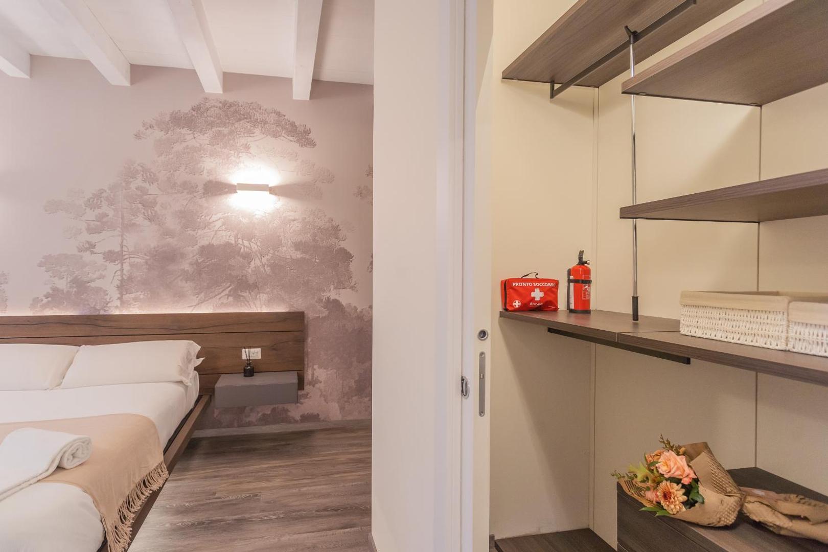 Zdjęcie 9: Modern & Stylish Apartment in Como City by Rent All Como