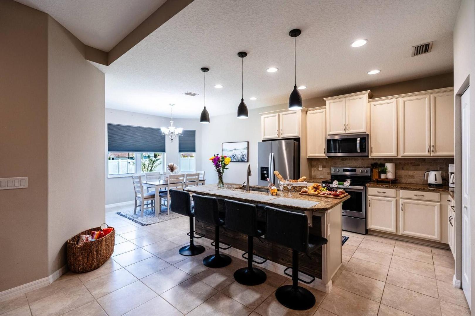 Bilde 5: Spacious with Private Pool Ideal for Families