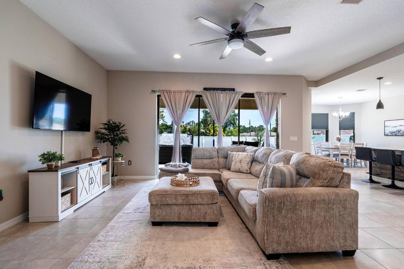 Bilde 10: Spacious with Private Pool Ideal for Families