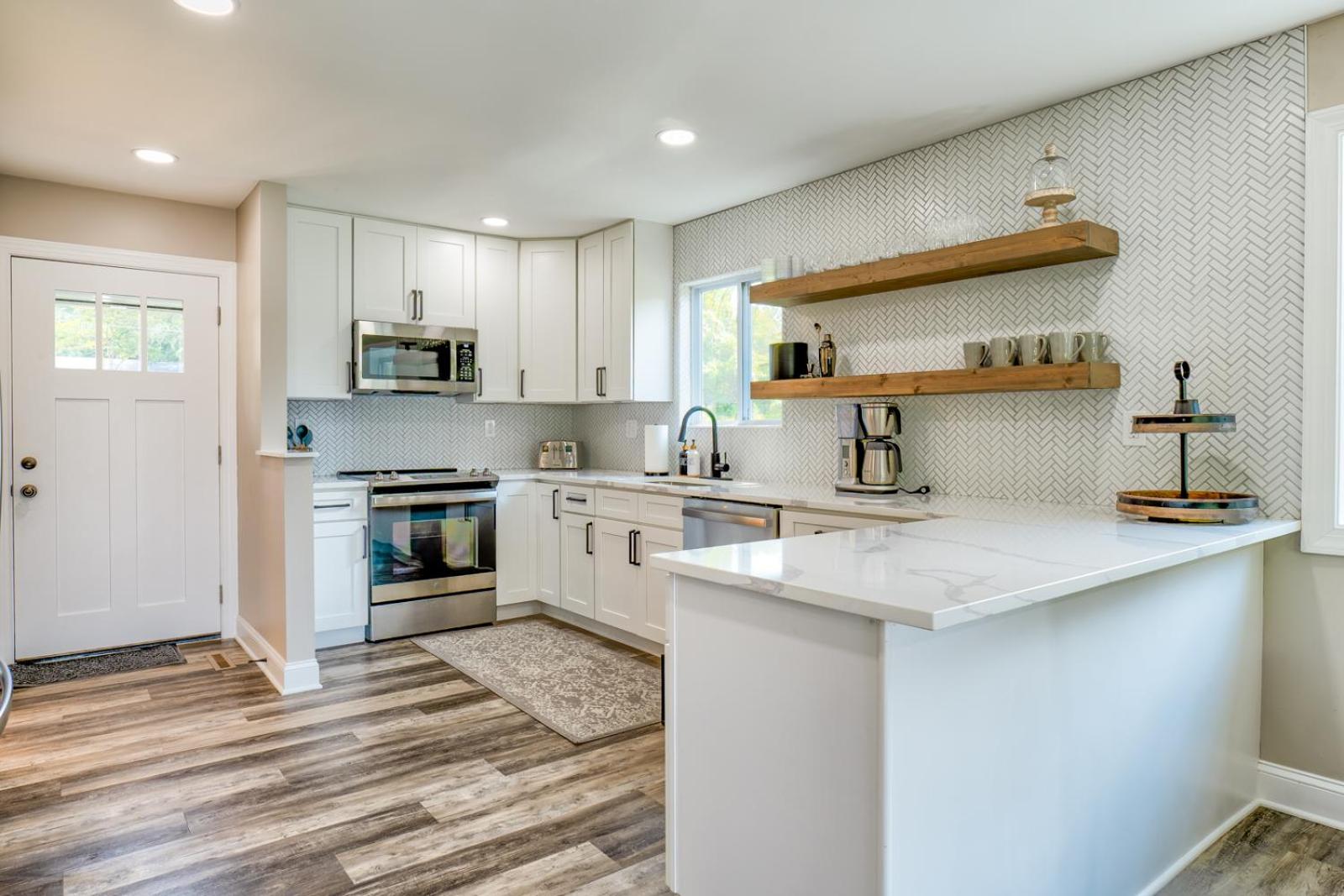 Bilde 3: River Refresh - Waterfront with Spa on Placid Bay Luxury Vacation Rental by B Michaels Escapes