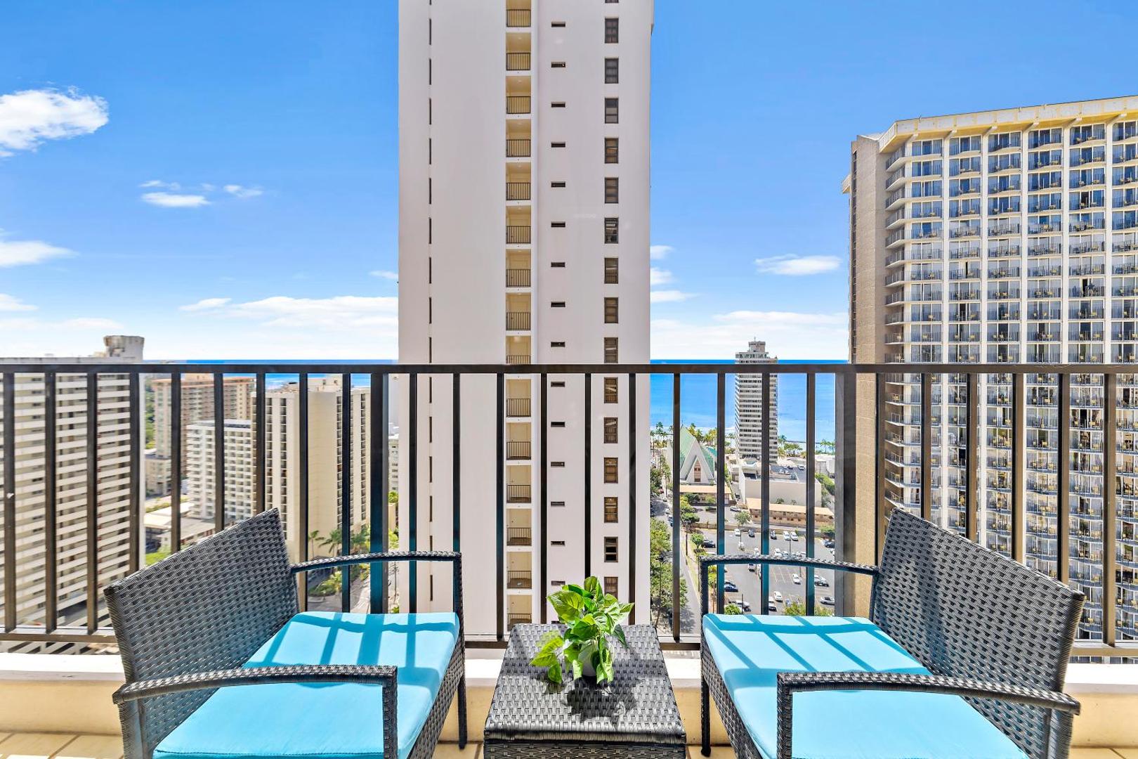 Foto 9: Bright ocean view condo with lanai near the beach