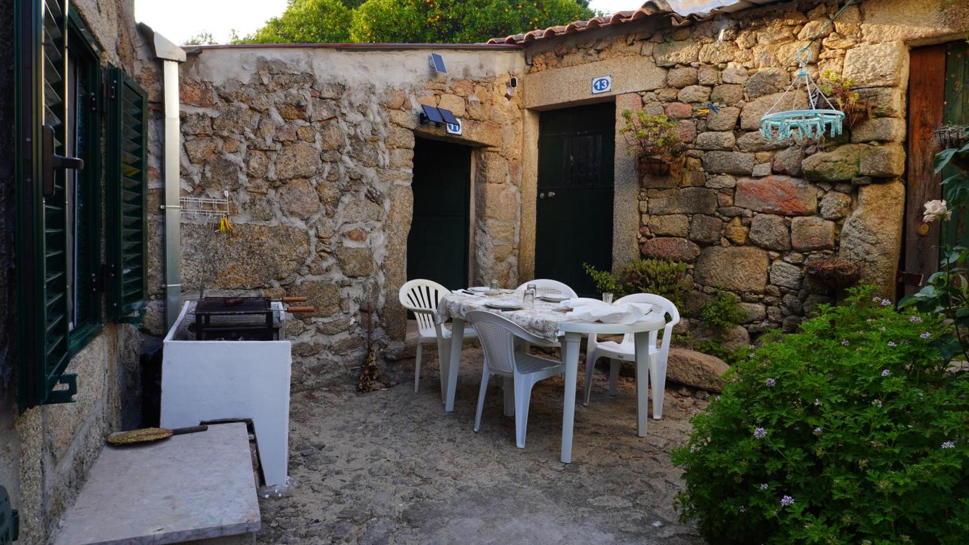 Foto 10: 9, Cimo da Aldeia