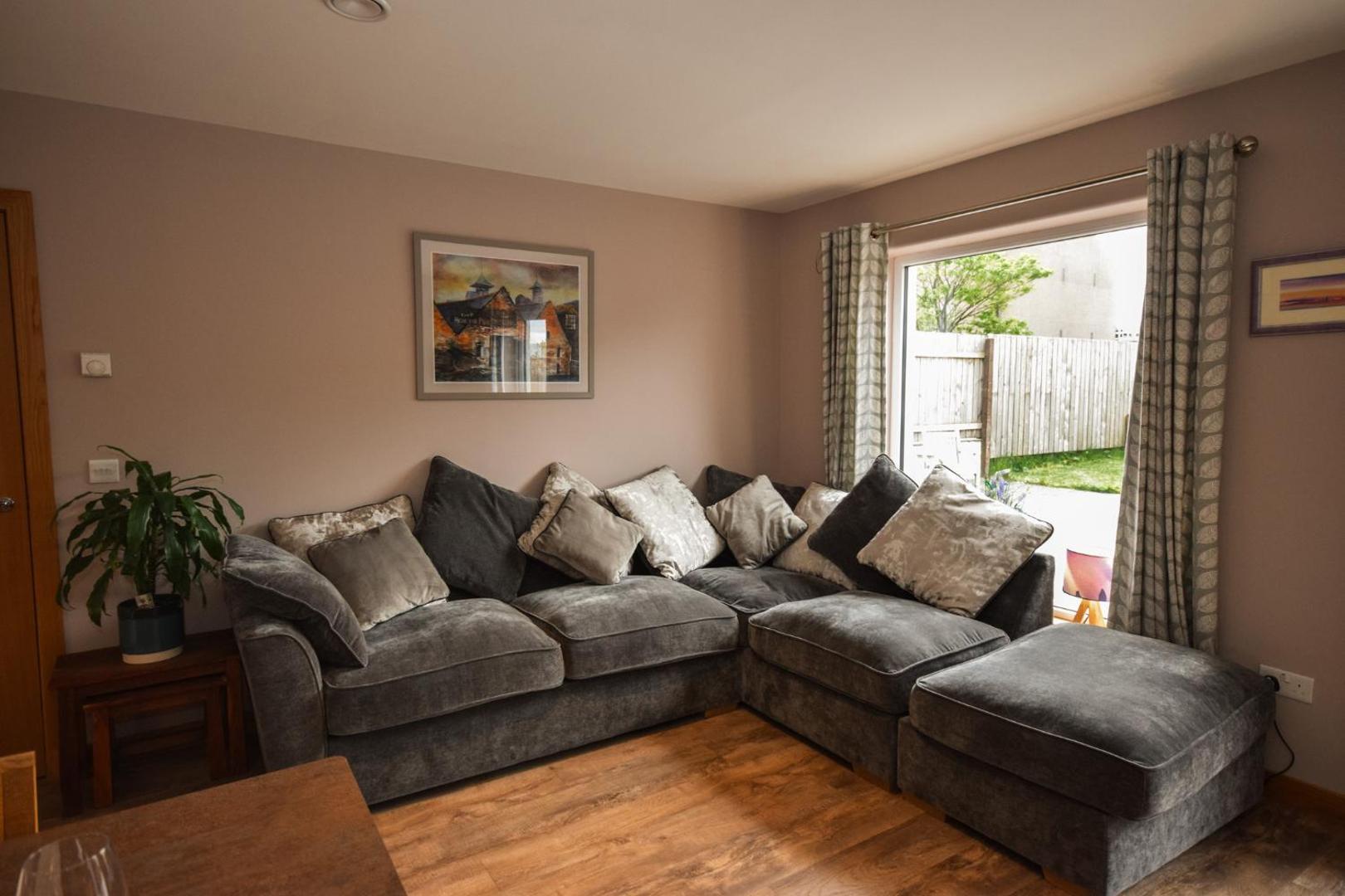 Foto 9: Aurora - Self Catering, Kirkwall, Quiet Location with Luxury Hot Tub