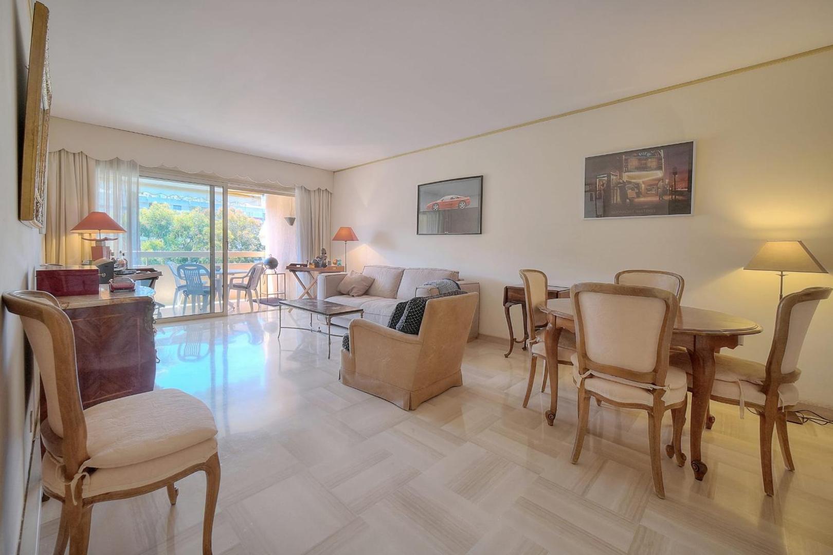 Kuva 8: REF 1514 - Apartment with unobstructed view to rent
