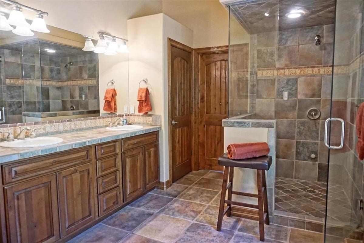 Bilde 9: Private Elevator, Great Outdoor Space, Panoramic Views, Monthly Rentals Available