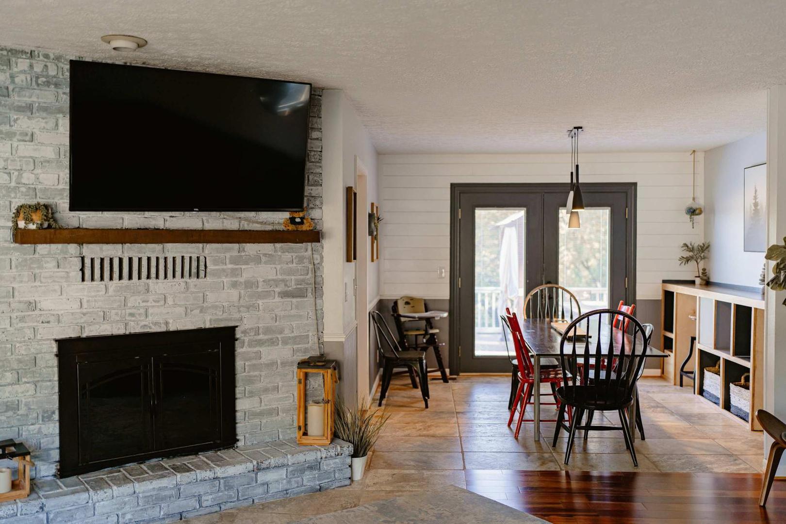 Kuva 10: Bluffview on the River with a hot tub sauna pool table and more