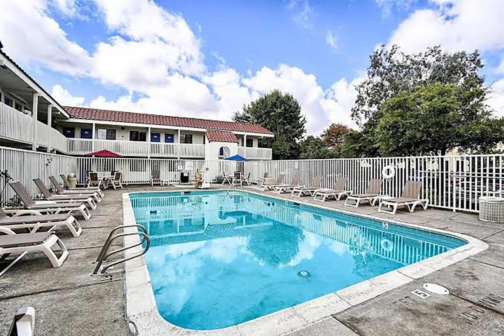 Super 8 by Wyndham Petalumaの写真3