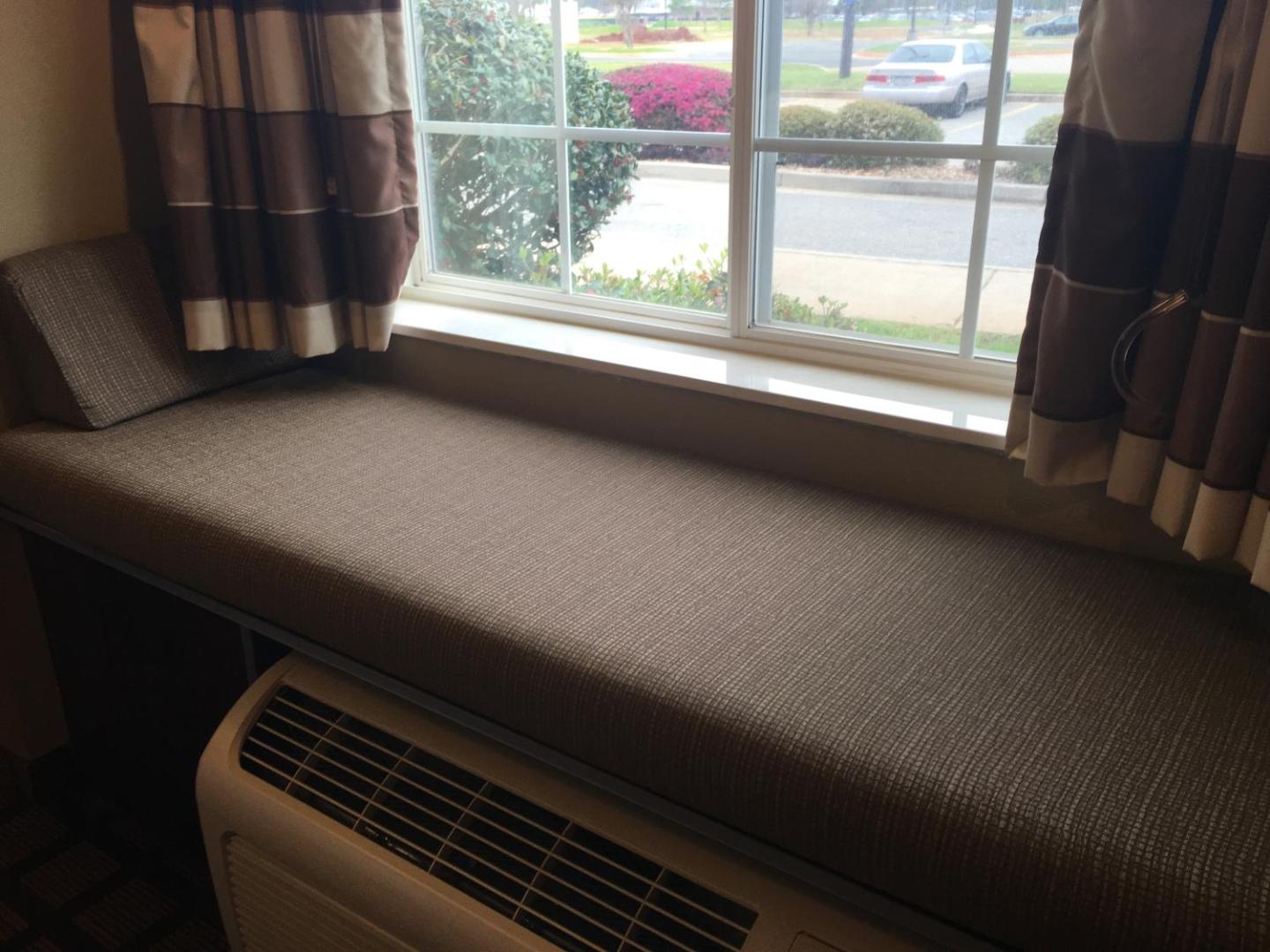 Foto 10: Microtel by Wyndham Perry National Fairground Area I-75