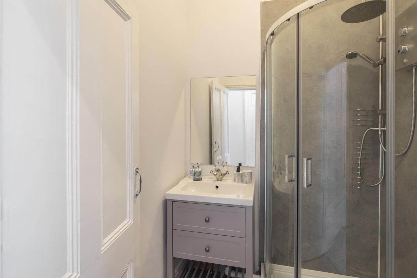 Kuva 10: Host & Stay - Aberdeen Walk Apartment