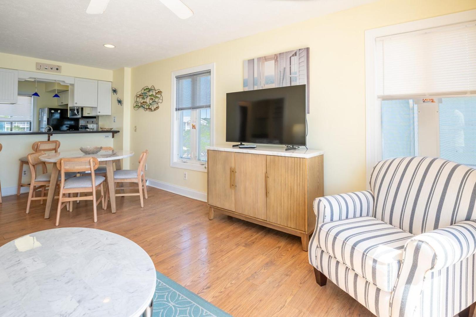 Fotografie 9: Oceanfront with Awesome Amenities - Ocean Dunes 1002