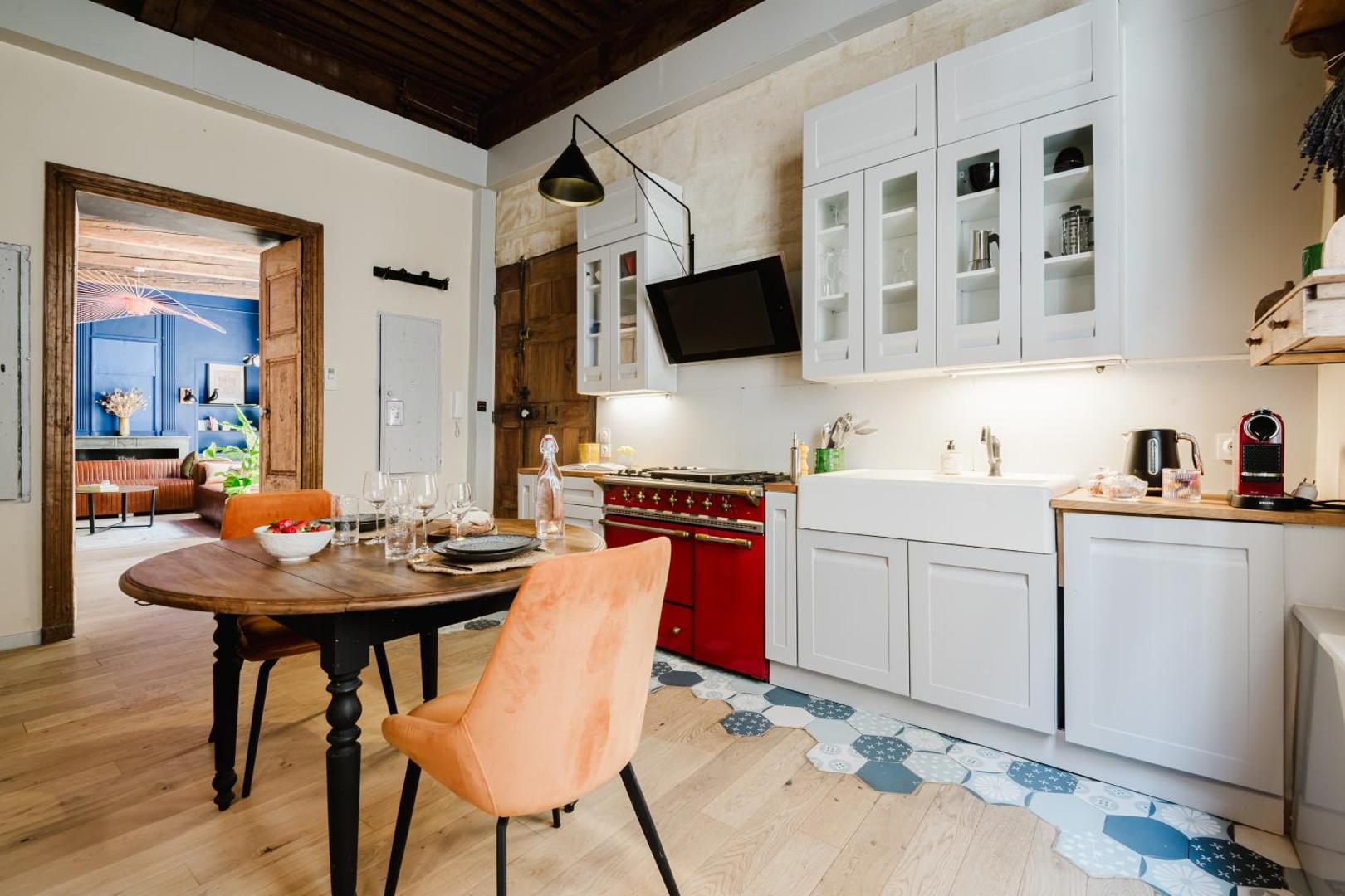 Фотография 5: Unique character apartment - heart of Avignon - quiet & charming