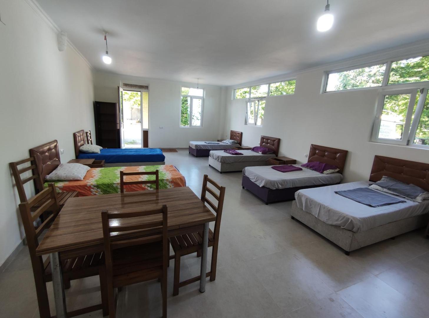 Fotografie 3: Hostel on the river